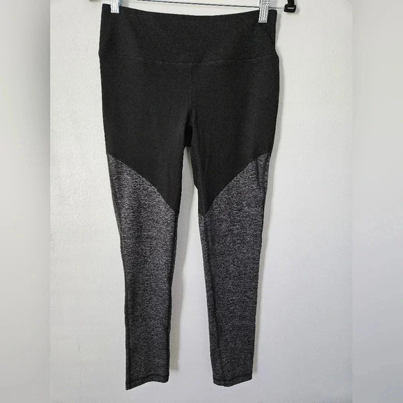 Asymmetrical‎ colorblock leggings black heathered grey size medium yogalicious - Picture 1 of 5